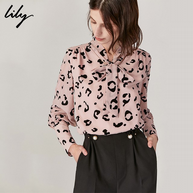 >Lily2019秋新款心机飘带领宽松洋气豹纹长袖雪纺衫衬衫女8917